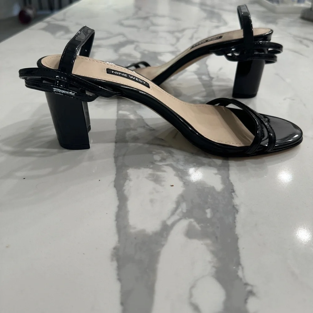 Nine West Black strappy 3 inch sandals size 7.5 M